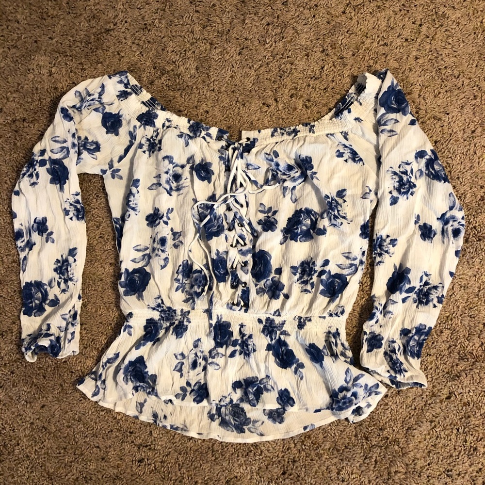 Gimmicks top, medium